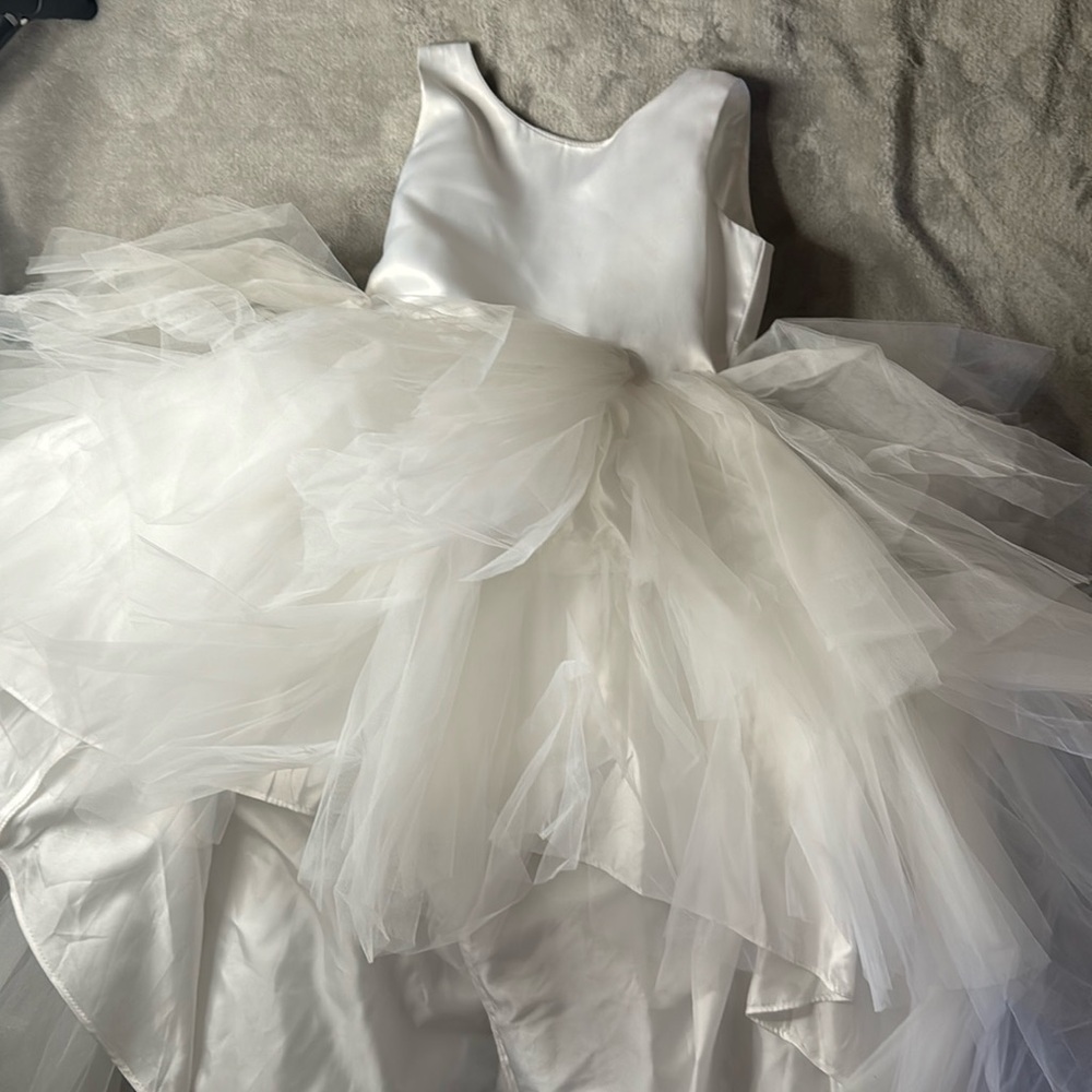 Girl flower girl white dress